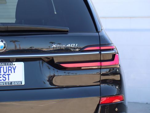 Certified 2023 BMW X7 xDrive40i w/ M Sport Package image 6