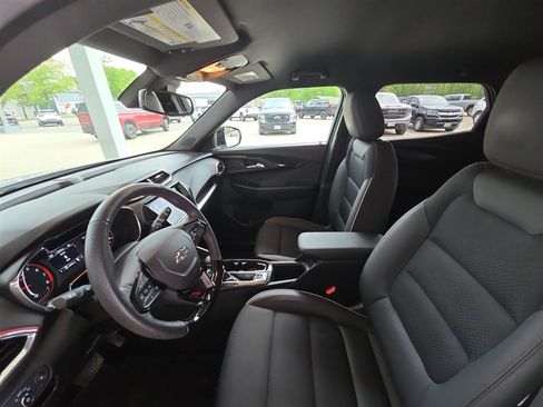 Used 2023 Chevrolet TrailBlazer RS w/ Convenience Package AWD/4WD image 19