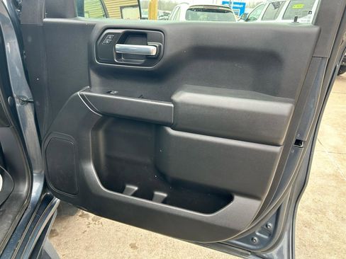 Used 2020 Chevrolet Silverado 1500 Custom w/ Custom Value Package image 16