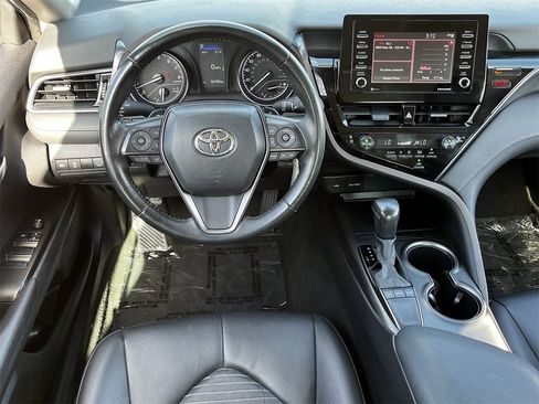 Used 2024 Toyota Camry SE image 10
