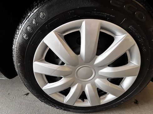 Used 2005 Toyota Corolla CE FWD image 27