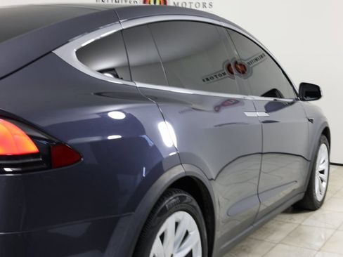 Used 2017 Tesla Model X 75D AWD/4WD image 18