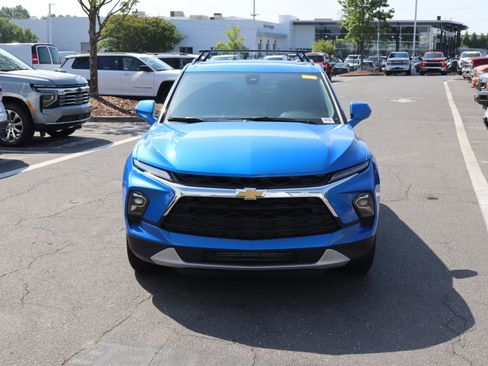 Used 2026 Chevrolet Blazer LT w/ Convenience Package FWD image 3