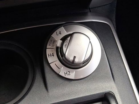 Used 2018 Toyota 4Runner SR5 image 26