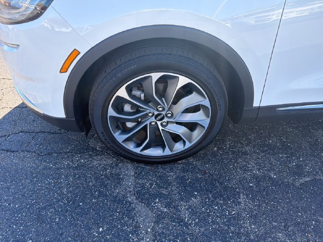 Certified 2023 Lincoln Nautilus Reserve AWD/4WD image 30