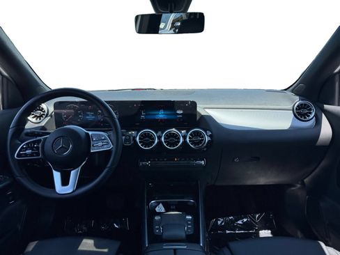 Used 2023 Mercedes-Benz GLA 250 w/ Premium Package image 10
