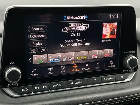 Used 2025 Nissan Rogue SV image 30