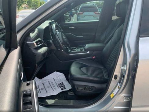 Used 2021 Toyota Highlander XSE AWD/4WD image 11