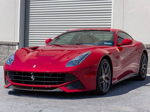 Used 2015 Ferrari F12 Berlinetta RWD image 15