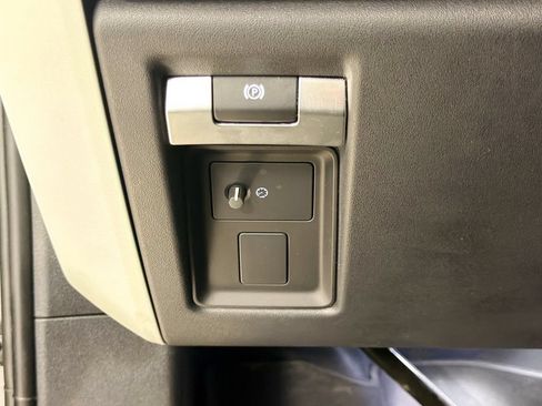 Used 2023 Land Rover Defender 110 AWD/4WD image 11