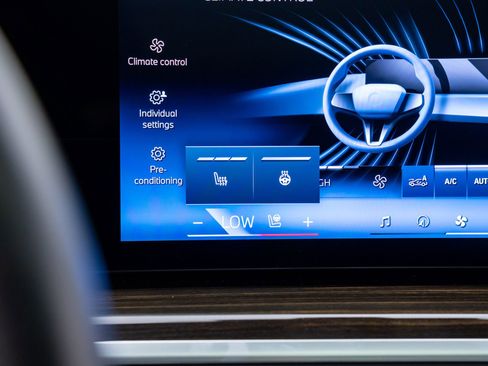 Certified 2024 BMW X5 xDrive40i w/ Executive Package image 27