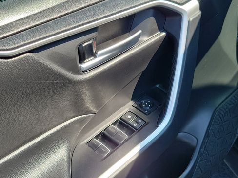 Certified 2025 Toyota RAV4 XLE FWD image 17