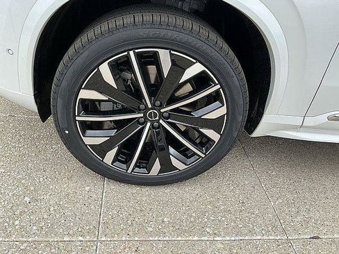 New 2026 Volvo XC90 T8 Plus w/ Protection Package AWD/4WD image 12