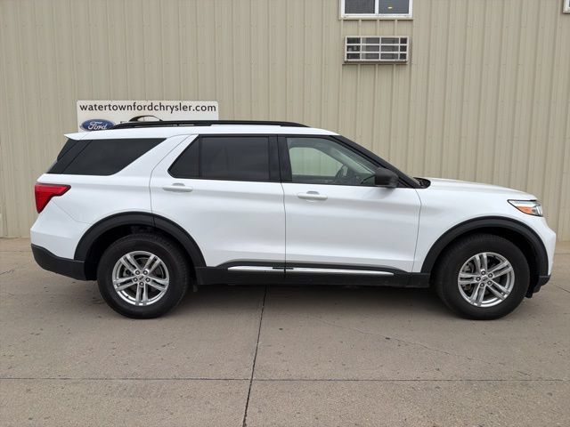 Used 2022 Ford Explorer XLT w/ Equipment Group 202A AWD/4WD image 1