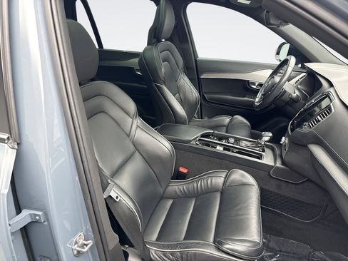 Used 2020 Volvo XC90 T6 R-Design image 18