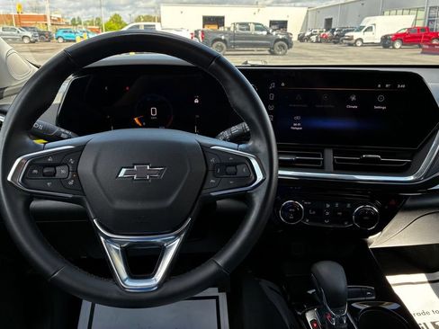 Used 2024 Chevrolet Trax ACTIV FWD image 16