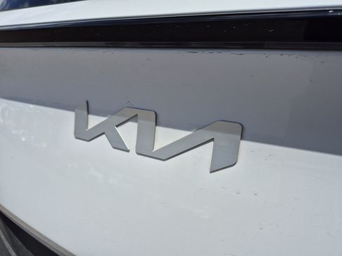 Used 2026 Kia Sportage LX FWD image 21