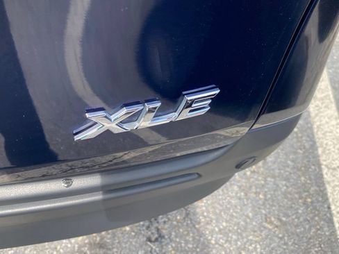 Used 2025 Toyota Sienna XLE FWD image 14