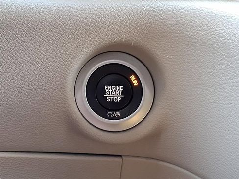 Used 2023 Chrysler Voyager LX image 13