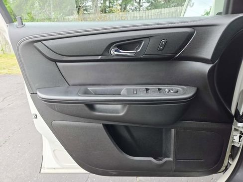 Used 2014 Chevrolet Traverse LT FWD image 17