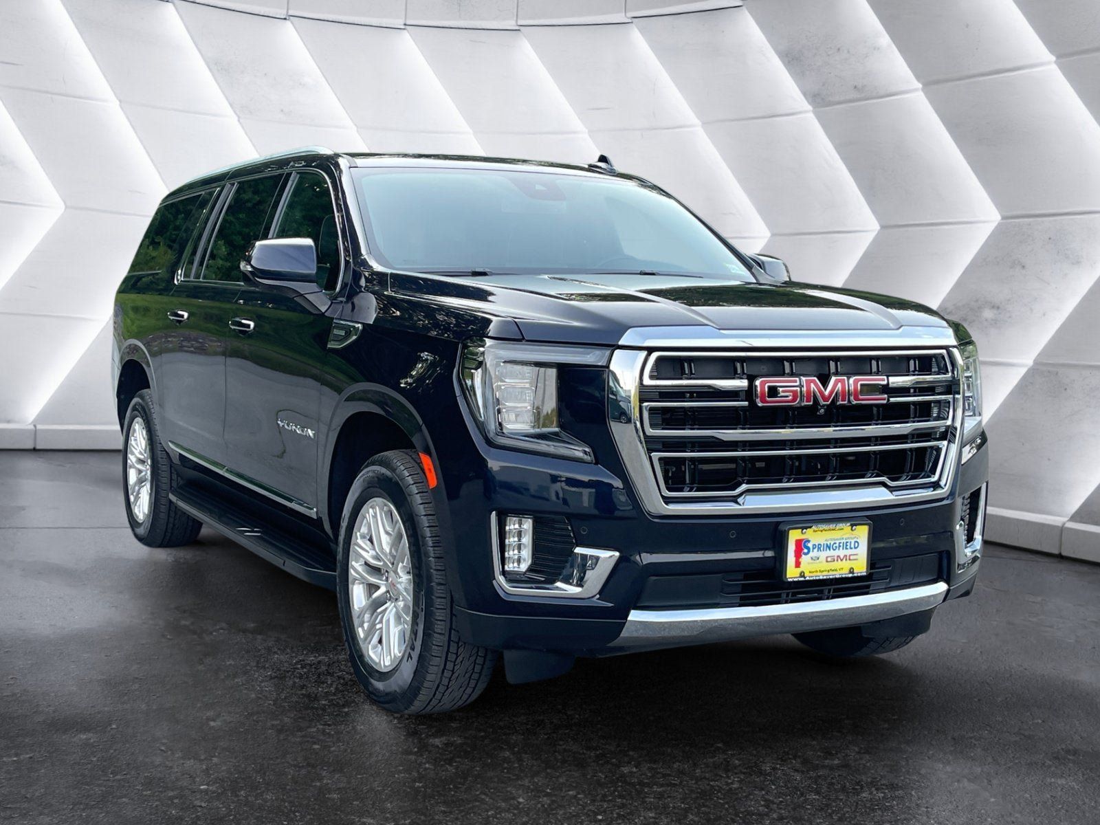 Used 2024 GMC Yukon XL SLT w/ SLT Luxury Package AWD/4WD image 25