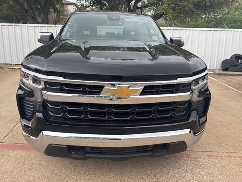 Used 2025 Chevrolet Silverado 1500 LT image 9