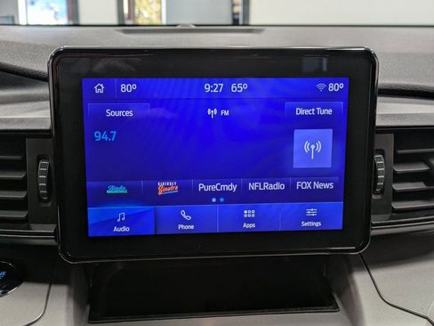 Used 2022 Ford Explorer XLT image 12