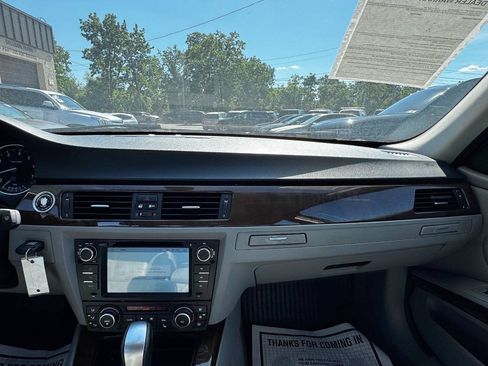Used 2011 BMW 328i xDrive Sedan w/ Premium Pkg AWD/4WD image 17