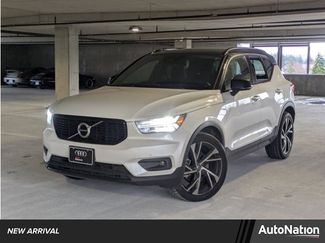 Used 2021 Volvo XC40 T5 R-Design video 1