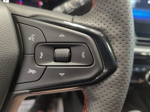 New 2025 Chevrolet Trax RS w/ Sunroof Package image 25