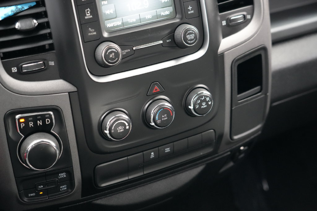 Used 2017 RAM 1500 Express AWD/4WD image 18