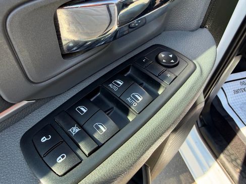 Used 2017 RAM 1500 Classic SLT image 19