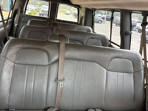 Used 2022 Chevrolet Express 3500 LS RWD image 8