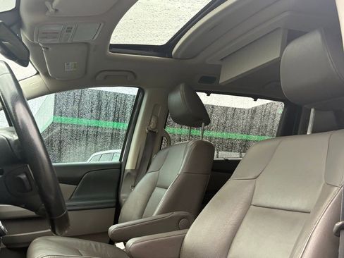 Used 2017 Honda Odyssey Touring Elite image 12