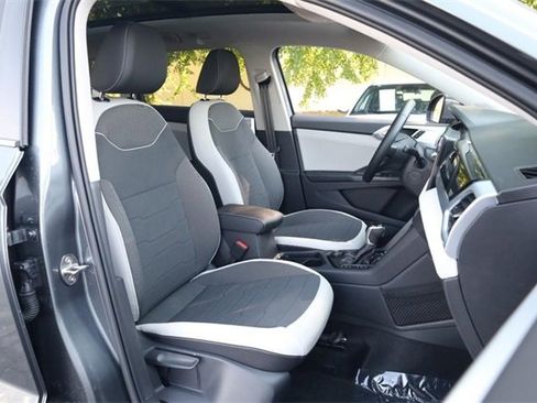 New 2025 Volkswagen Taos SE image 26