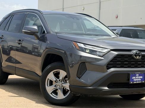 Used 2025 Toyota RAV4 XLE FWD image 2