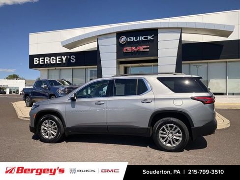 Used 2023 Chevrolet Traverse LT AWD/4WD image 24