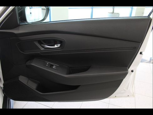 Certified 2025 Honda Accord SE image 25