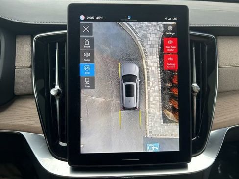 Used 2025 Volvo XC90 B5 Plus image 25