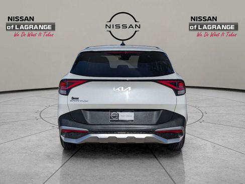 Used 2023 Kia Sportage LX image 6