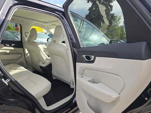 Used 2024 Volvo XC60 B5 Core w/ Protection Package Premier AWD/4WD image 13
