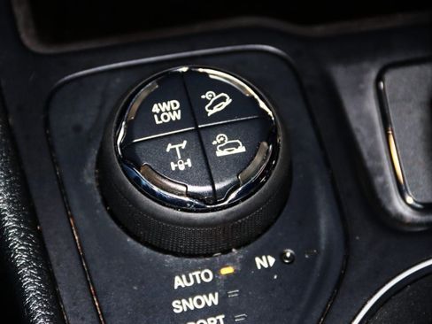 Used 2022 Jeep Cherokee Trailhawk w/ Trailer Tow Group image 51