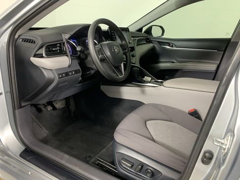 Used 2024 Toyota Camry LE image 30