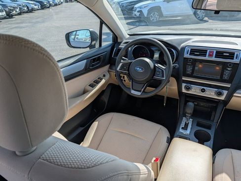 Used 2018 Subaru Outback 2.5i AWD/4WD image 9