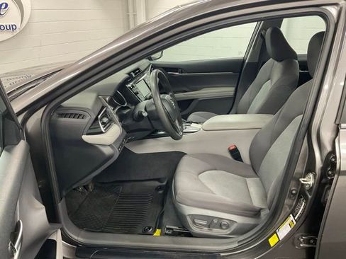 Used 2020 Toyota Camry LE w/ Carpet Mat Package image 20