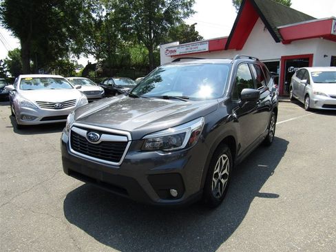 Used 2021 Subaru Forester Premium AWD/4WD image 1