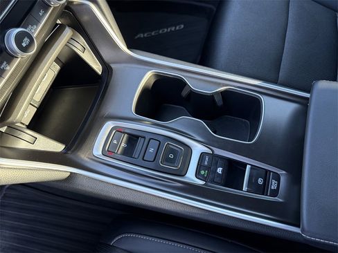 Used 2022 Honda Accord Sport image 29