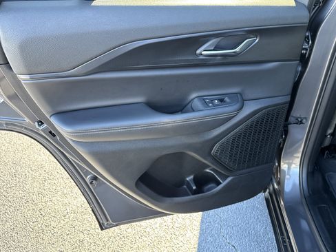 Used 2025 Jeep Grand Cherokee Laredo X w/ Luxury Tech Group I image 23