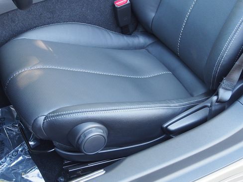Used 2024 MAZDA MX-5 Miata RF Grand Touring RWD image 17