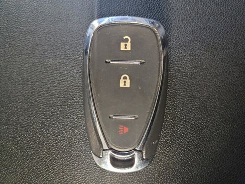 Used 2021 Chevrolet Equinox LS image 32